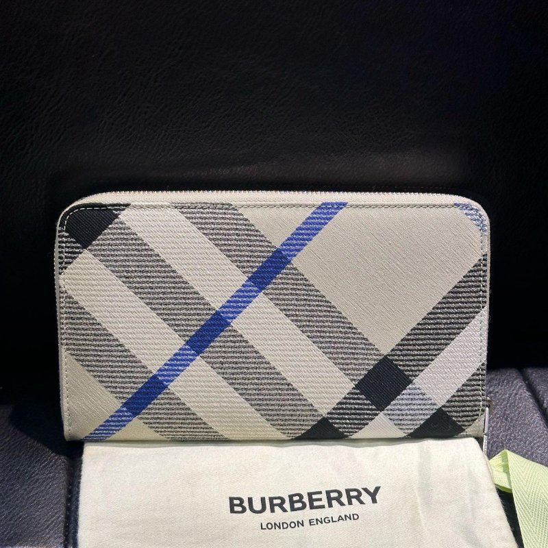 💎Han's house精品服飾💎 Burberry 格紋 拉鍊 長夾-0