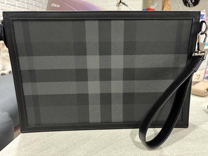 BURBERRY男士手拿包，近新閑置品，僅使用一次-1