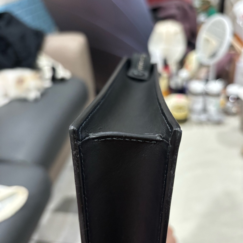 BURBERRY男士手拿包，近新閑置品，僅使用一次-9