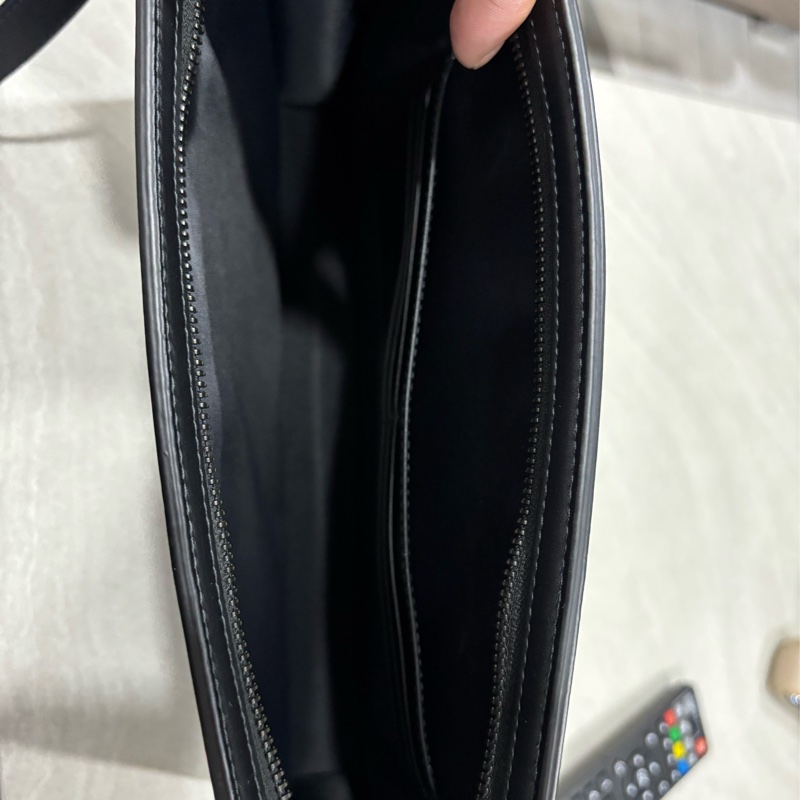 BURBERRY男士手拿包，近新閑置品，僅使用一次-12