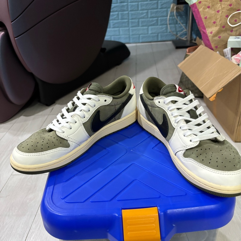 橄欖綠倒勾鞋 Travis Scott x Air Jordan 1 Low OG Reverse Olive-0