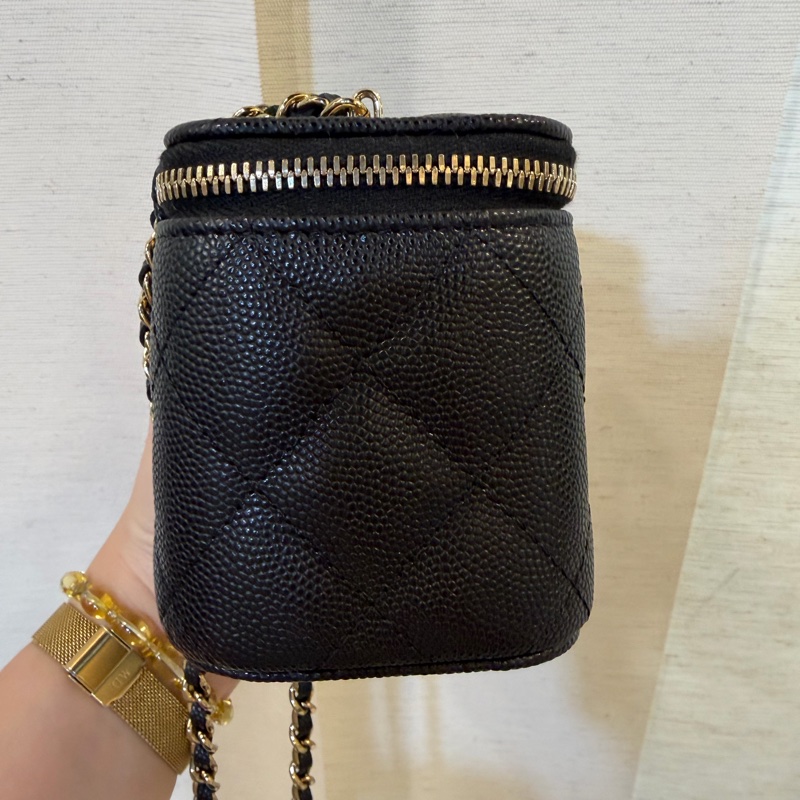 Chanel 黑荔枝牛皮金釦小方盒 AP1340-2