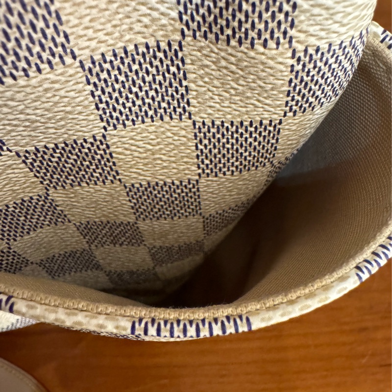 LV白棋盤格側邊雙口袋肩背包-20