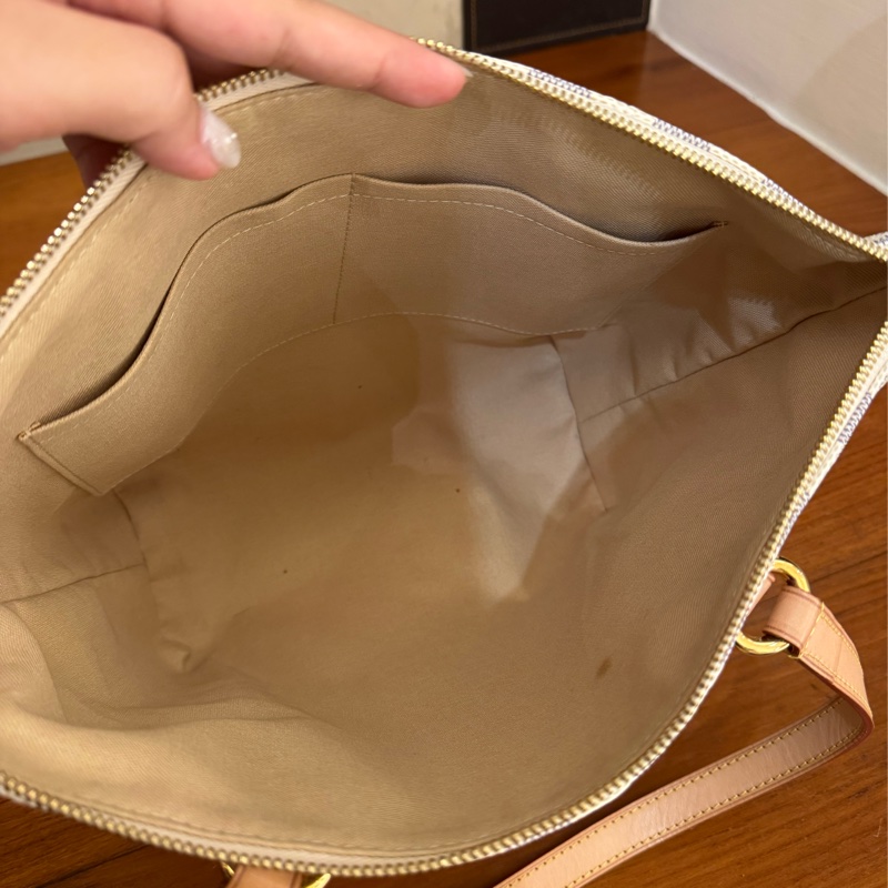 LV白棋盤格側邊雙口袋肩背包-26