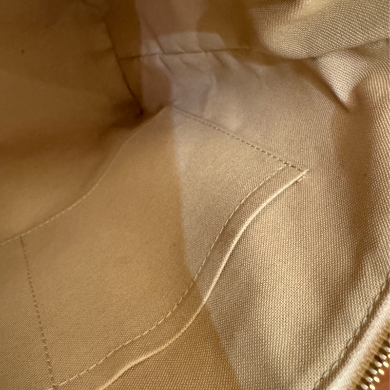 LV白棋盤格側邊雙口袋肩背包-30