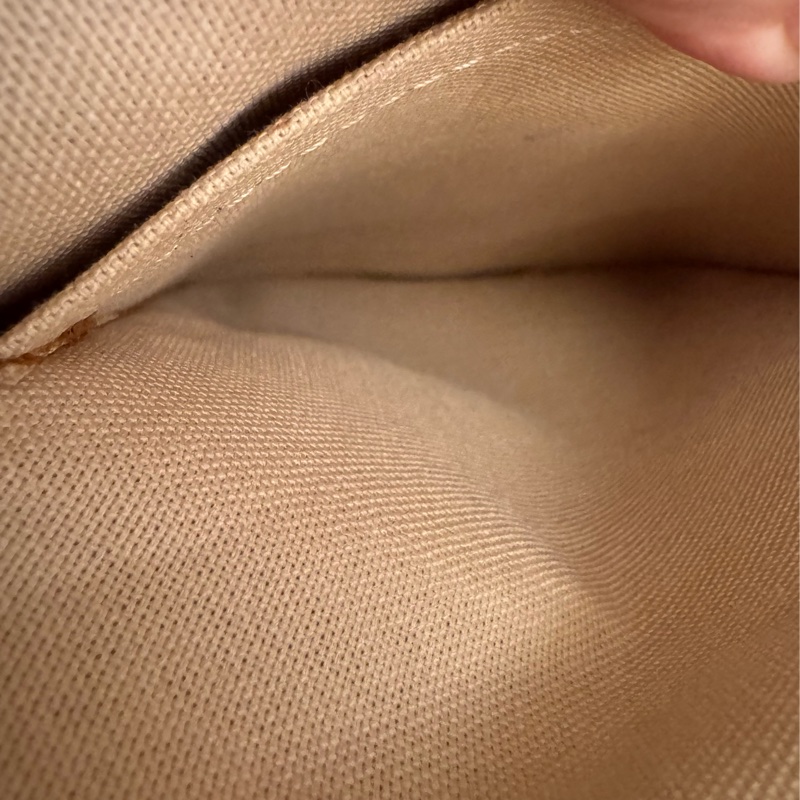 LV白棋盤格側邊雙口袋肩背包-34