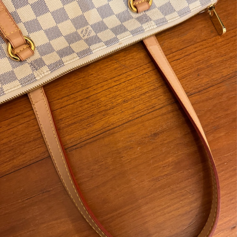 LV白棋盤格側邊雙口袋肩背包-48