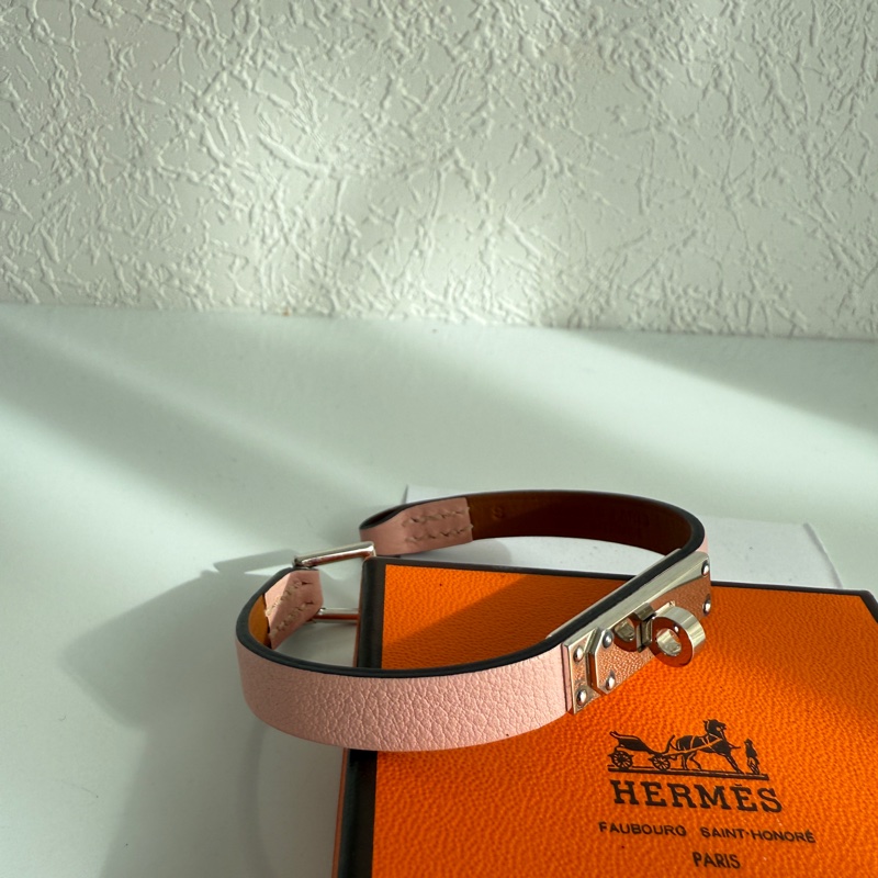 Hermes 粉色可愛手環-1