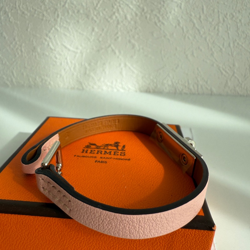 Hermes 粉色可愛手環-5