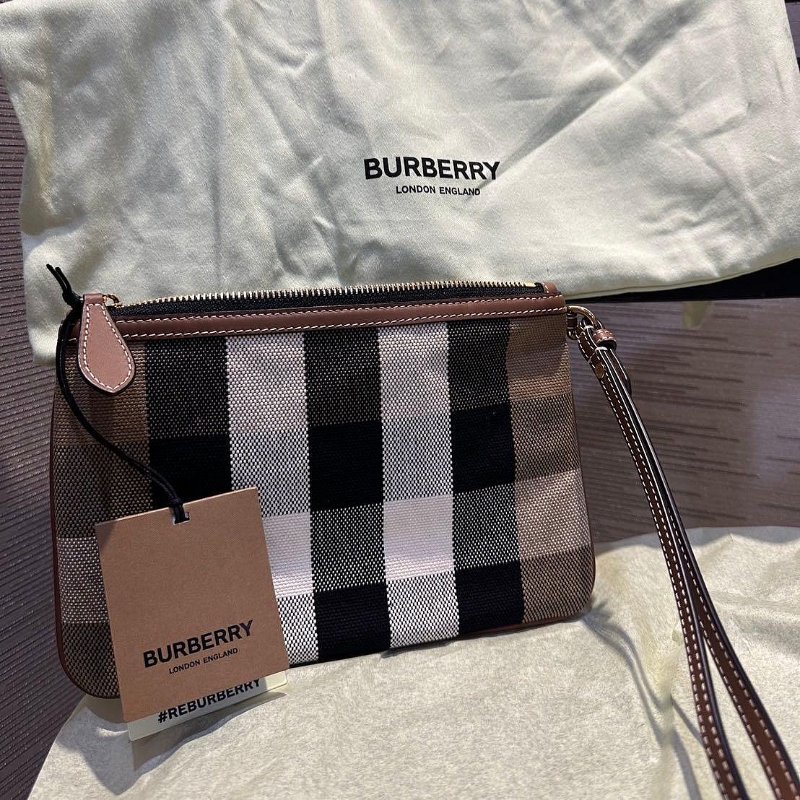 💎Han's house精品服飾💎Burberry 格紋 手拿包-0