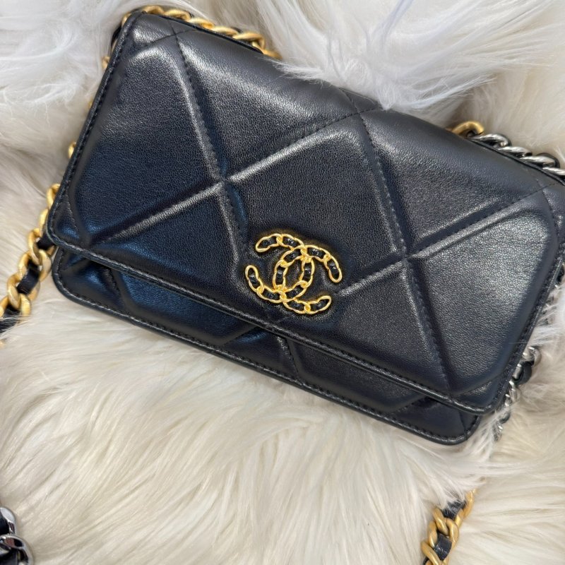 香奈兒 19 woc 黑色金釦斜肩包-2