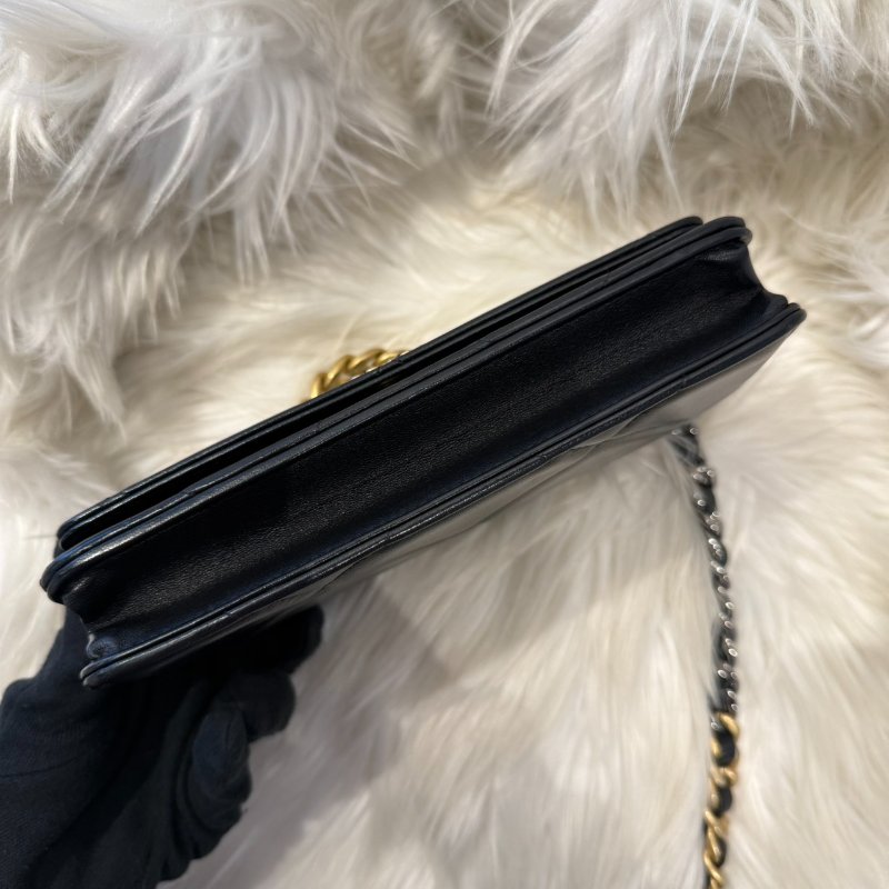 香奈兒 19 woc 黑色金釦斜肩包-4