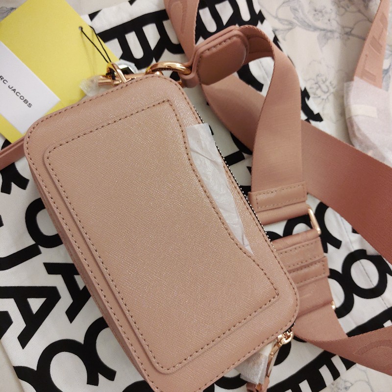 MARC JACOBS (玫瑰金)雙拉鍊相機包-1