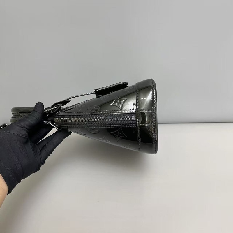 LV路易威登Alma bb黑色漆皮貝殼包 手提包 肩背包-3