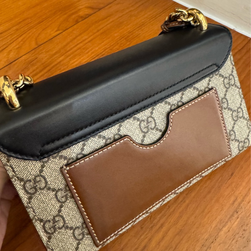 Gucci黑/咖皮革拼pvc padlock斜背包-56