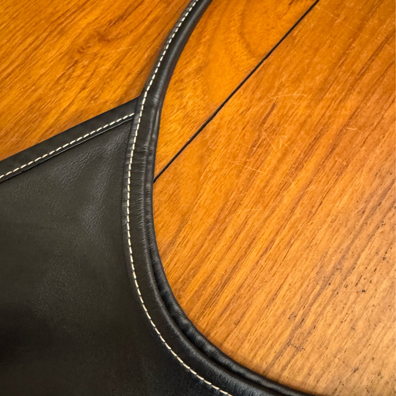 MiuMiu黑色lVY托特包-13