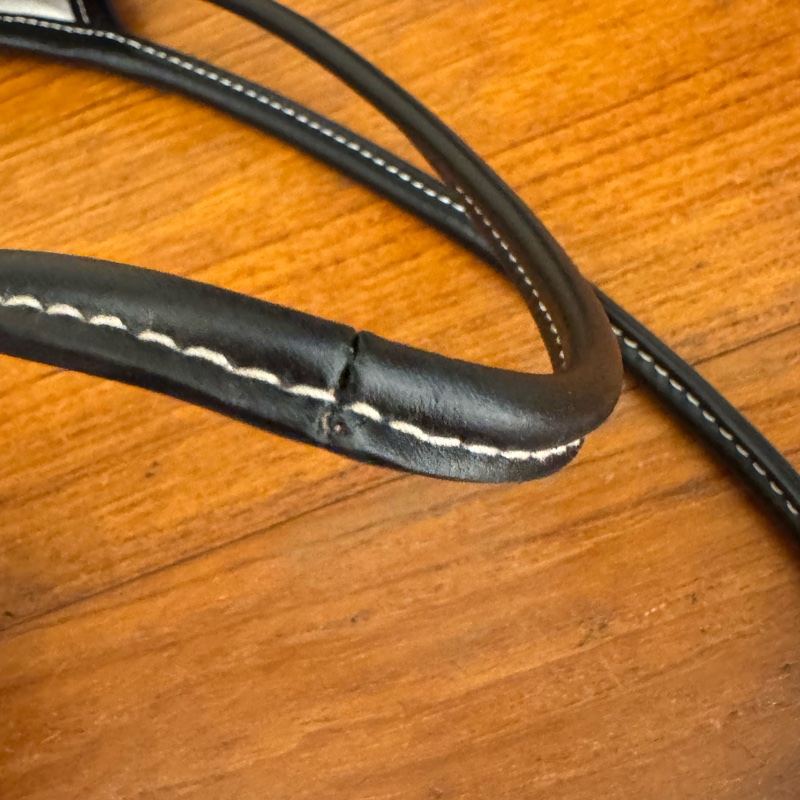 MiuMiu黑色lVY托特包-31