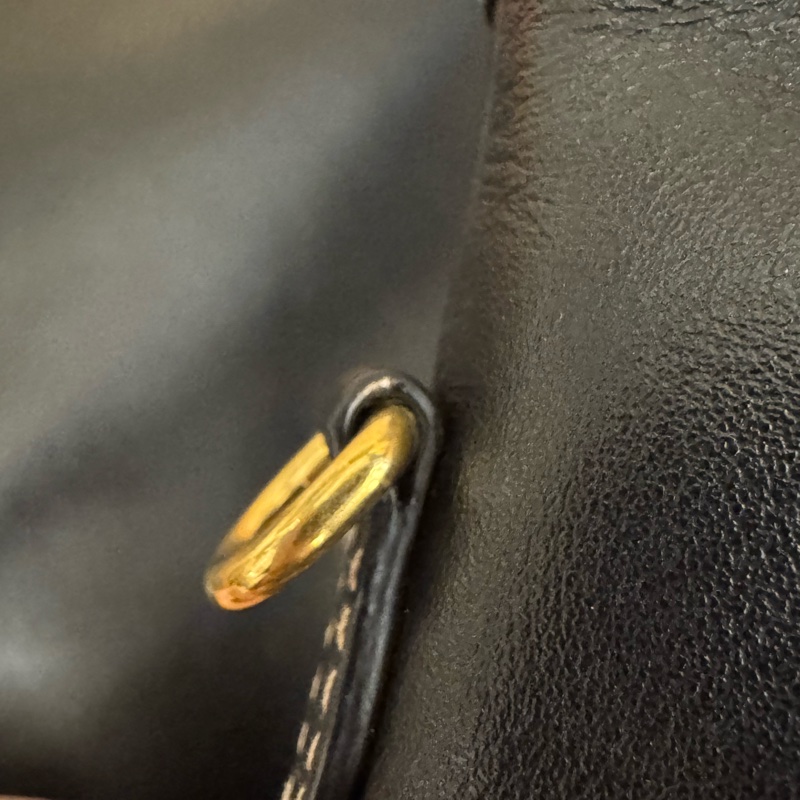 MiuMiu黑色lVY托特包-38