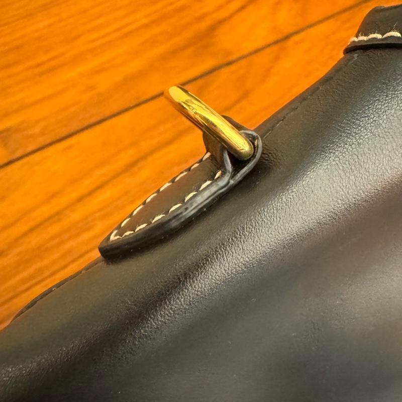 MiuMiu黑色lVY托特包-39