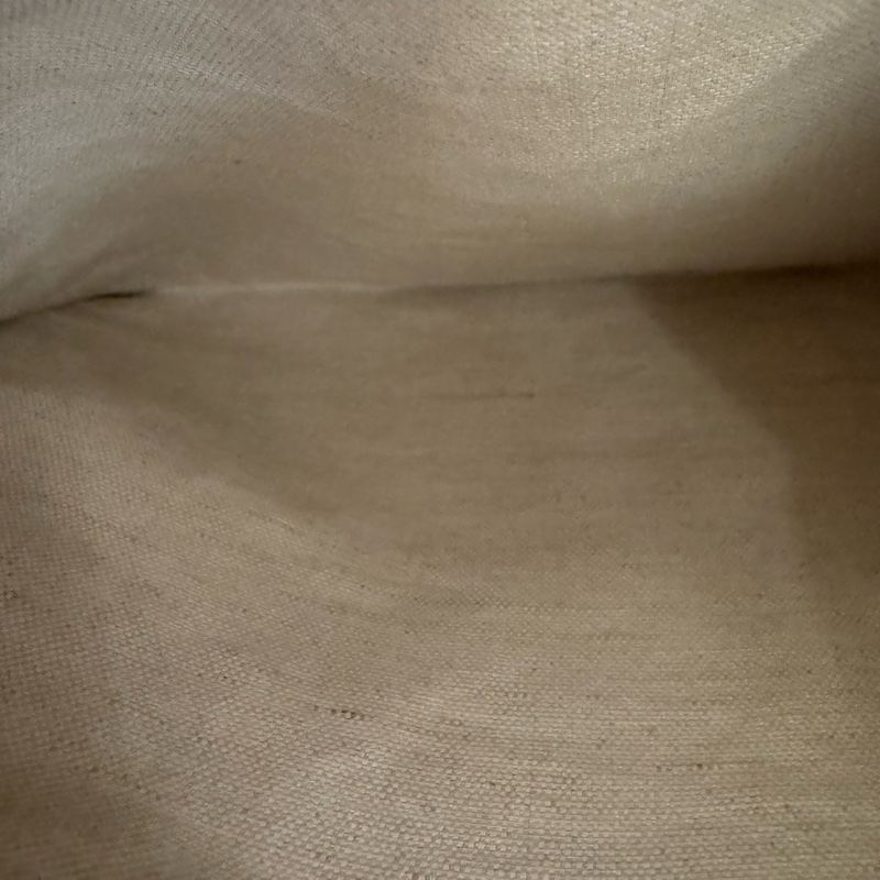 MiuMiu黑色lVY托特包-42