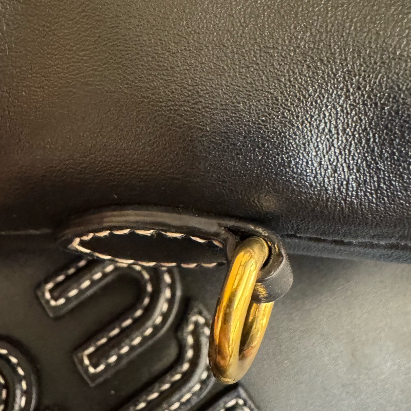 MiuMiu黑色lVY托特包-43