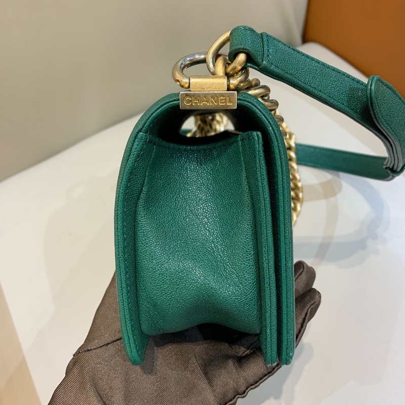 CHANEL leboy小號V紋荔枝牛皮翡翠綠復古金扣-3