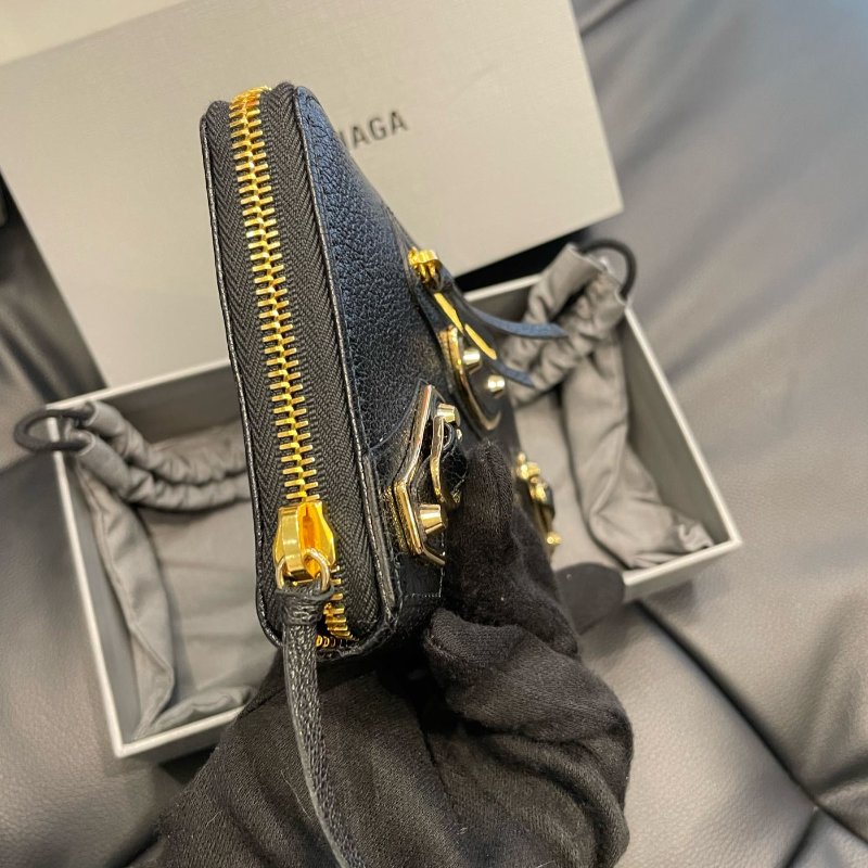 💎Han's house精品服飾💎Balenciaga 巴黎世家 金釦 羊皮 拉鍊 機車 長夾-4