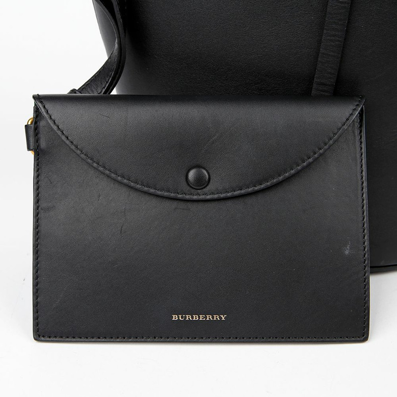 BURBERRY 4075890 補充中型水桶肩背包-1