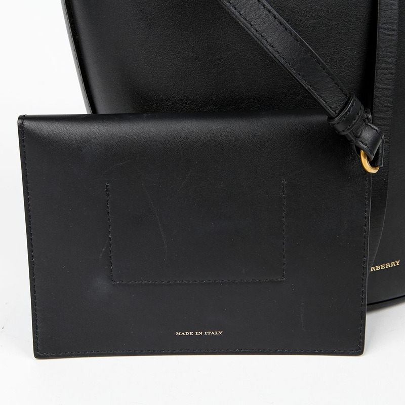 BURBERRY 4075890 補充中型水桶肩背包-2