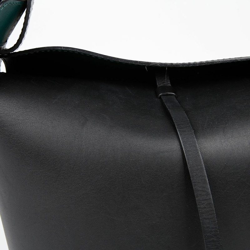 BURBERRY 4075890 補充中型水桶肩背包-4