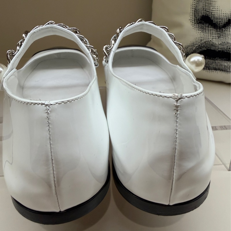 miumiu 白色黑方頭娃娃鞋 🤍盒子/37.5-10