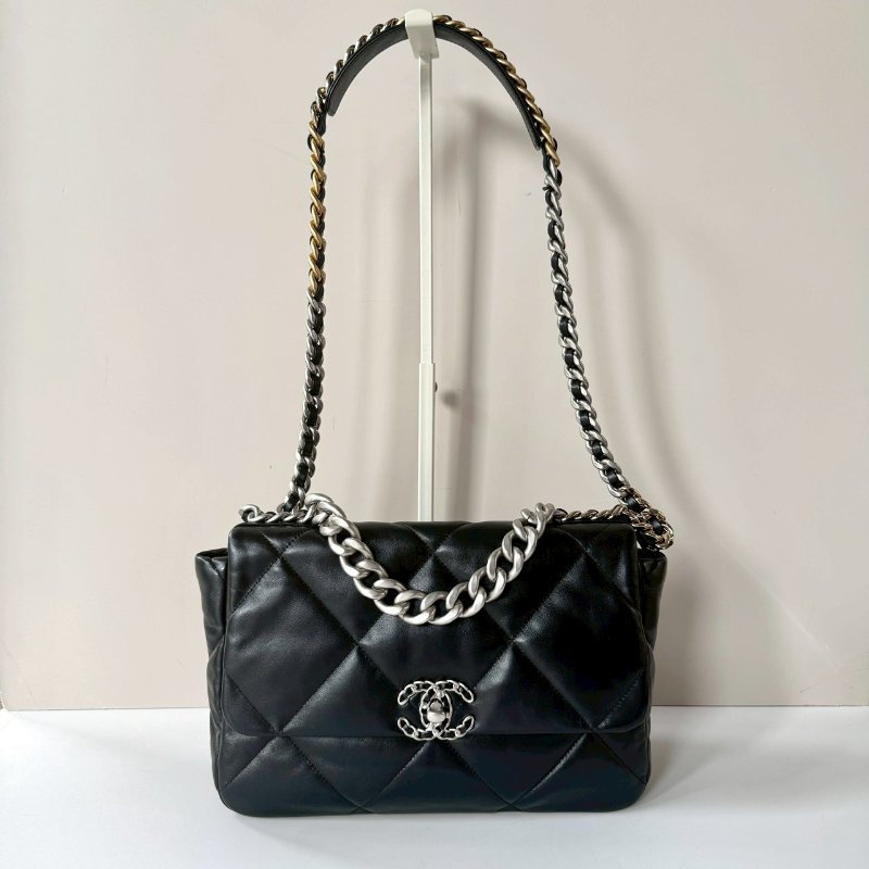 CHANEL 19 黑色 小羊皮 銀釦 金銀鍊 30cm 手提 斜挎 中型 口蓋包 AS1161 芯片款-1