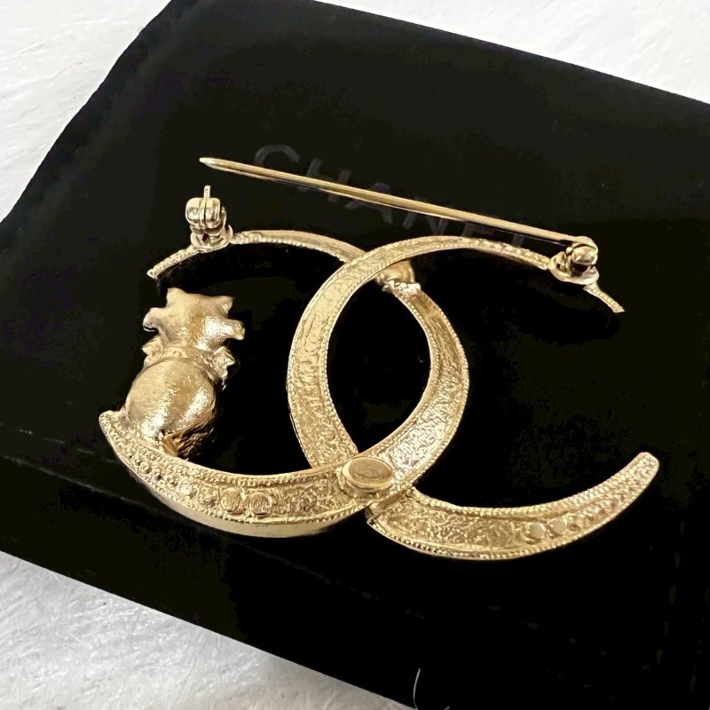 全新香奈兒 CHANEL雙C款貓咪水鑽金色珍珠胸針 (盒+購證全)-6