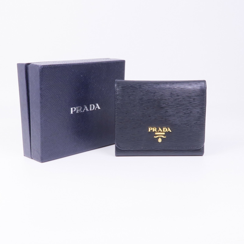 PRADA 牛皮皮革Wallet金扣錢包-16