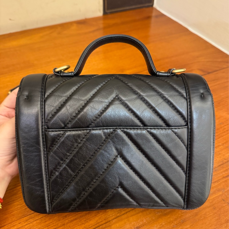 Chanel黑色山形紋金雙C手提兩用包-11