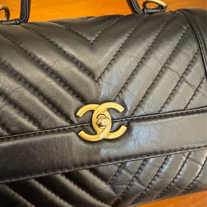 Chanel黑色山形紋金雙C手提兩用包-15