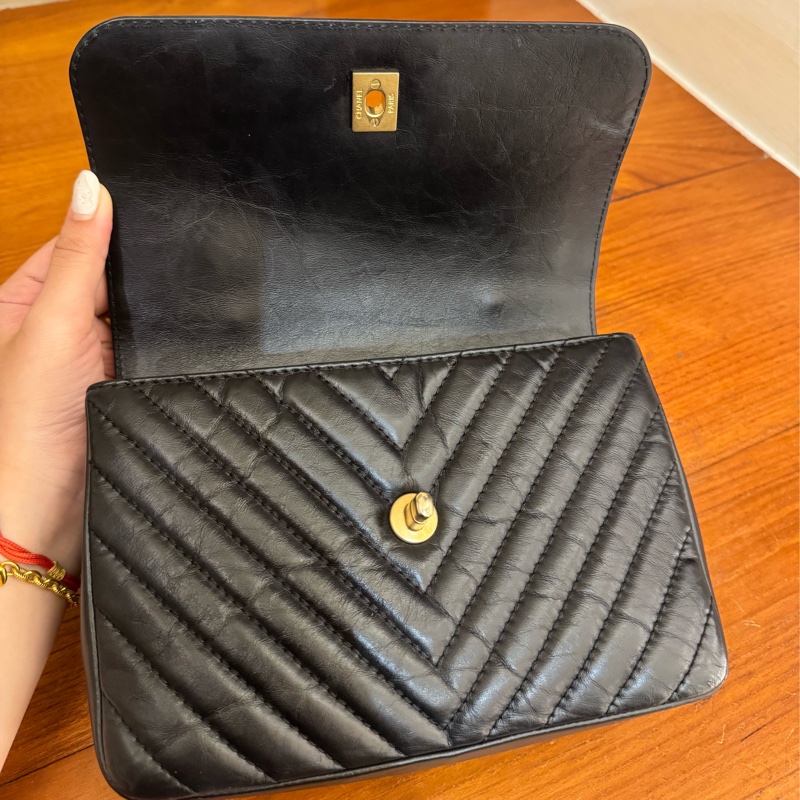 Chanel黑色山形紋金雙C手提兩用包-17