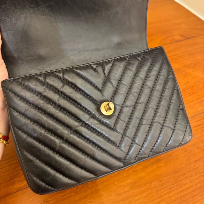 Chanel黑色山形紋金雙C手提兩用包-21