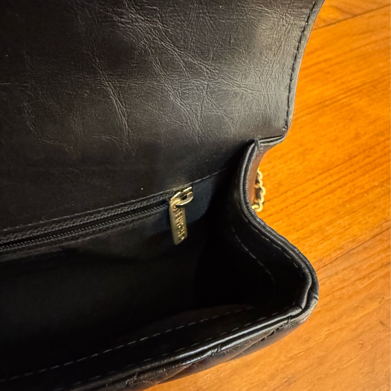 Chanel黑色山形紋金雙C手提兩用包-27