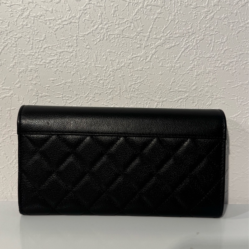 Chanel黑皮革拼黑荔枝皮半銀半黑雙C釦式長夾-2