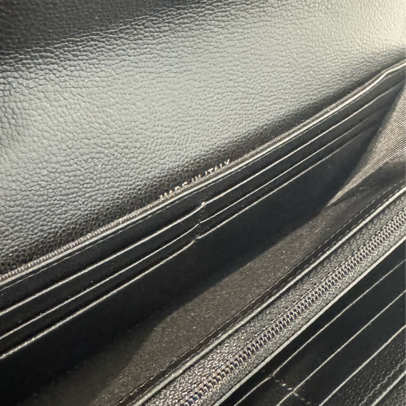 Chanel黑皮革拼黑荔枝皮半銀半黑雙C釦式長夾-18