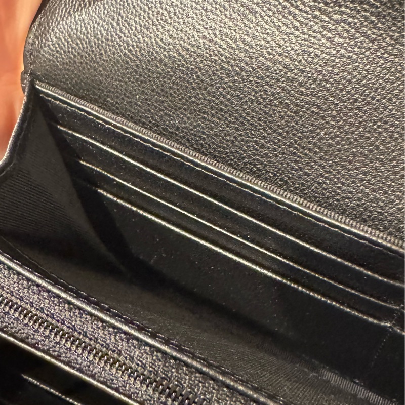 Chanel黑皮革拼黑荔枝皮半銀半黑雙C釦式長夾-26