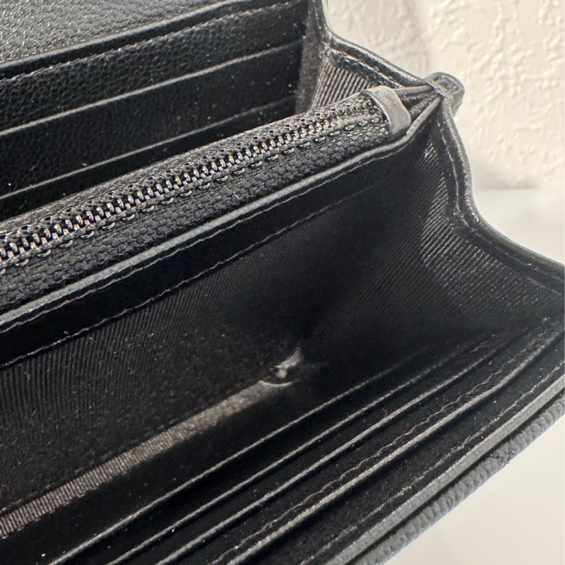 Chanel黑皮革拼黑荔枝皮半銀半黑雙C釦式長夾-29