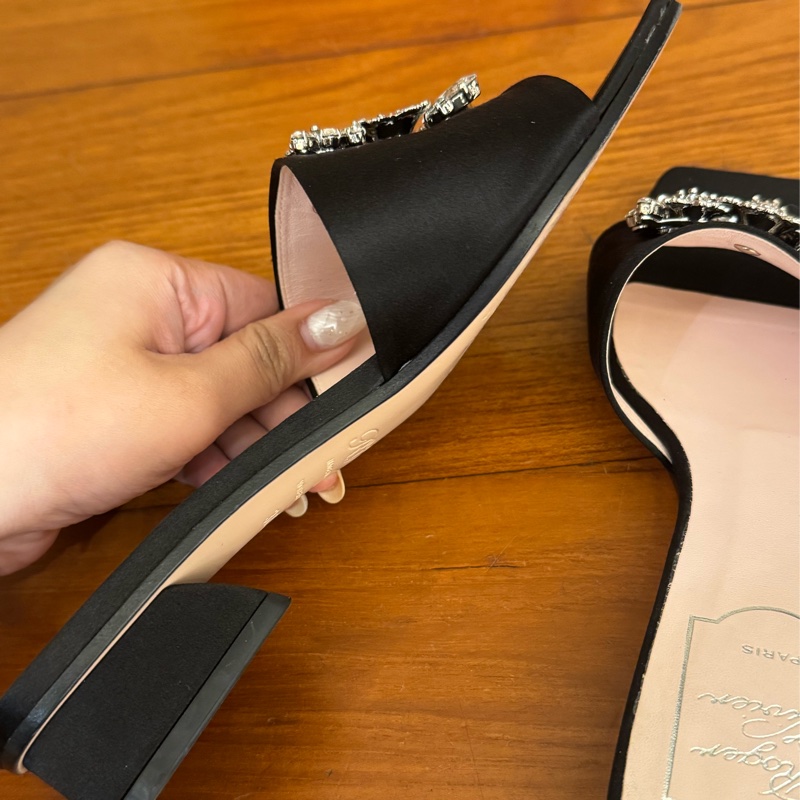 RV黑色銀鑽低跟拖鞋37.5號-24