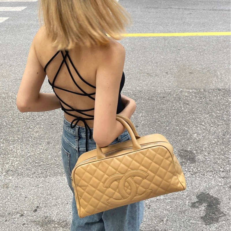 Chanel 荔枝皮保齡球包-1