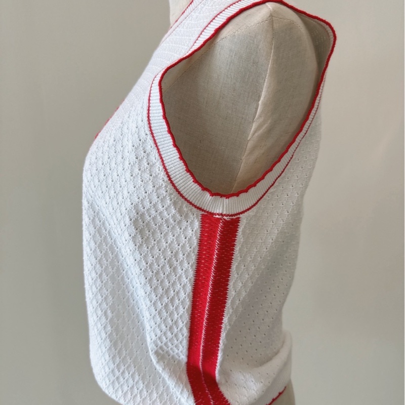 CHANEL 23C刺繡徽章小背心 40碼-3