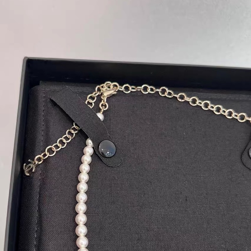 Chanel 香奈兒 22s 珍珠蝴蝶結 皮穿鍊 choker項鍊-5