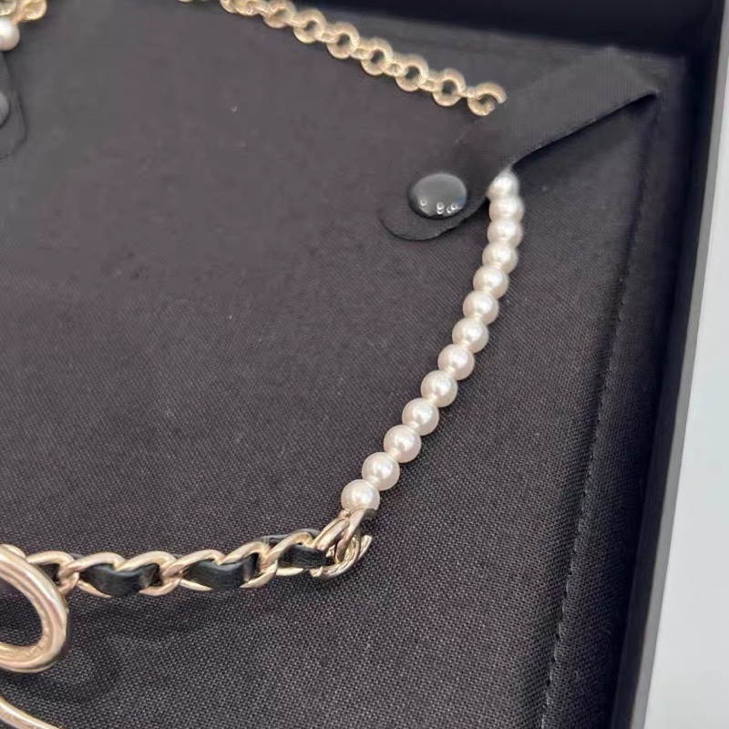 Chanel 香奈兒 22s 珍珠蝴蝶結 皮穿鍊 choker項鍊-6