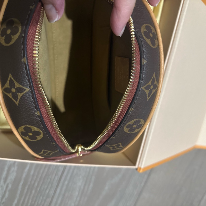 Louis Vuitton 圓餅老花包-11