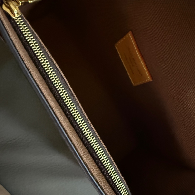 Lv steamer 可穿戴式錢包-2